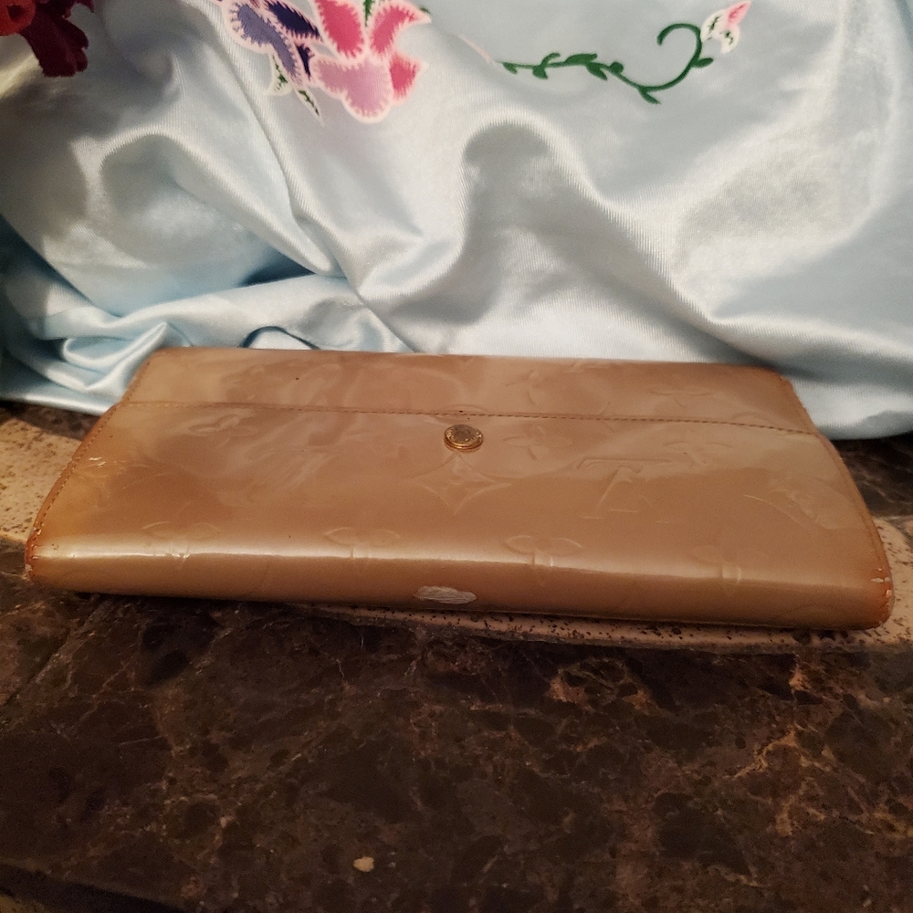 Louis Vuitton Porte Tresor Tan Noisette Monogram Vernis International Wallet - Picture 7 of 16